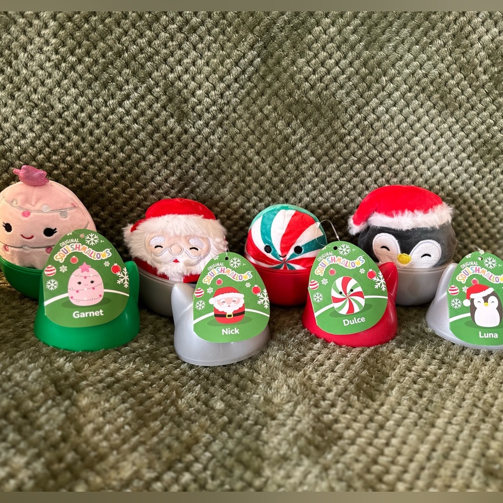 Christmas surprise squishmallow - Set of 4